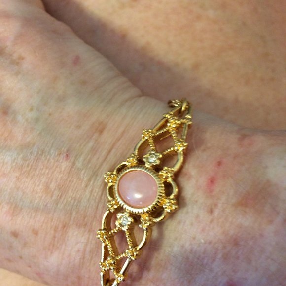 🎉 Host Pick 🎉 Vintage Avon Cabochon Bracelet - Picture 2 of 4